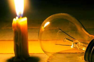 இலங்கையில் அமுலாகும் நாளாந்த மின்வெட்டு! 