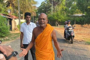 அம்பிடியே சுமண ரதன தேரர் பொலிஸாரால் கைது