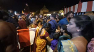 நல்லுாரில் ஏற்பட்ட பதற்ற நிலை - வீதித்தடையால் பலர் மயக்கம்