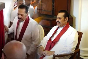 மஹிந்த ஆபத்தான நிலையில் இருப்பதாக அரசியல் மட்டத்தில் பரபரப்பு 