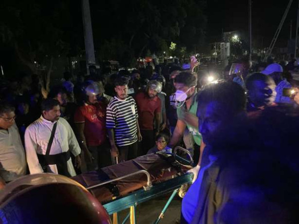 மன்னாரில் நள்ளிரவில் பதற்றம் - மக்கள் மீது பொலிஸார் கண்மூடித்தனமான தாக்குதல்