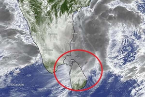 முல்லைத்தீவிற்கு அருகில் நிலைகொண்டுள்ள தாழமுக்கம்