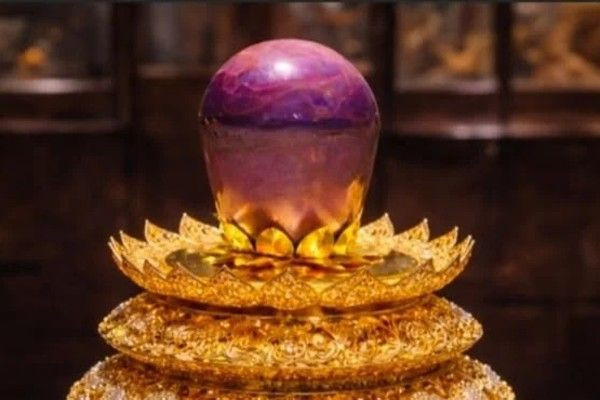 இலங்கையில் கண்டெடுக்கப்பட்ட உலகின் அதிக பெறுமதியான மாணிக்கக்கல்