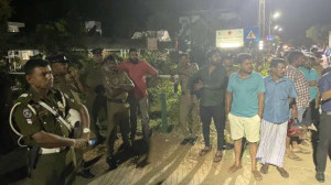 சாவகச்சேரி வைத்தியசாலை முன்பாக ஏற்பட்ட பதற்றம் - பின்னணி தொடர்பில் முக்கிய தகவல்