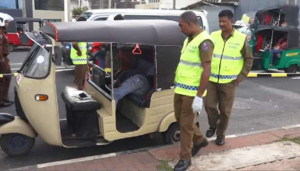 இலங்கையில் முச்சக்கரவண்டியில் தாயின் கையிலிருந்து விழுந்த ஒரு மாதக் கைக்குழந்தை