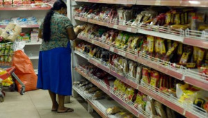 இலங்கையில் அத்தியாவசிய நுகர்வுப் பொருட்களின் விலை குறைப்பு!