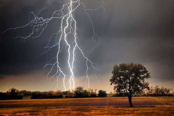 இலங்கையின் 14 மாவட்டங்களுக்கு சிவப்பு எச்சரிக்கை