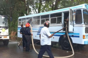 யாழ். நல்லூர் ஆலயத்திற்கு சென்ற பேருந்தில் ஏற்பட்ட திடீர் தீ விபத்து