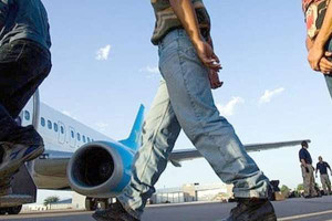 வெளிநாடு ஒன்றில் இருந்து இலங்கையர்கள் நாடு கடத்தல்!