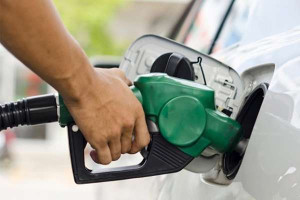 இலங்கையில் எரிபொருள் விலையைக் குறைக்க புதிய திட்டம்