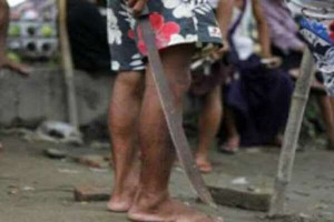 யாழில் வாள் வெட்டு: இருவர் காயம்