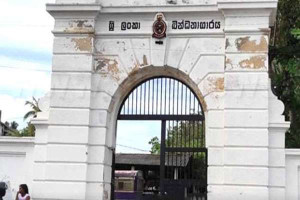 காலி சிறைச்சாலையில் கைதிகளுக்கிடையில் மோதல் - நால்வர் காயம்