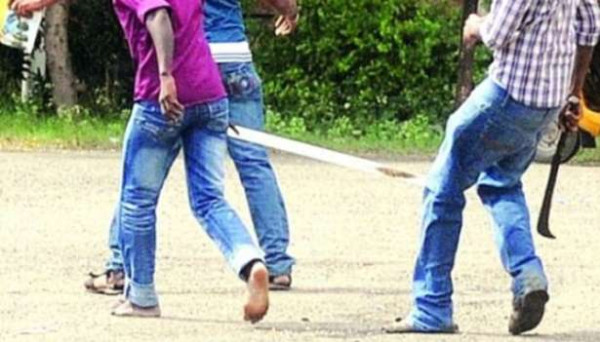 யாழில் வெளிநாட்டவருக்கு சொந்தமான வீட்டில் சிக்கிய ஆபத்தான ஆயுதங்கள்