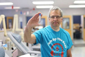 தனியொருவராக இதுவரை 110 லிற்றருக்கு மேல் இரத்த தானம் செய்த நபர்