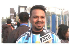 மெஸ்ஸியை காண திருமணத்தை விட்டுவிட்டு வந்த  புதுமணத்தம்பதி