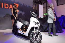 பேட்டரி வாடகை முறையுடன் ஜூலை-1 வெளியாகும் Hero Vida VX2