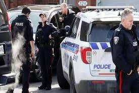 கனடாவில் கத்தி குத்து தாக்குதல் -  மூவர் பலி