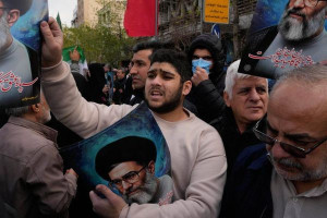 ஈரானில் தீவிரமடையும் போராட்டம்...! அரசின் அதிரடி நடவடிக்கை