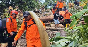 இந்தோனேசியாவில் ஏற்பட்ட திடீர் வெள்ளம் - 16 பேர் பலி