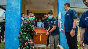   இந்தோனேசியாவில்  காலாவதியான வெடிகுண்டு வெடிவிபத்து  -   13 பேர் பலி