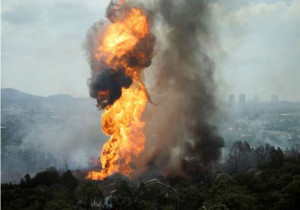 மலேசியாவில் எரிவாயு குழாய் தீப்பிடித்ததில் 33 பேர் காயம்