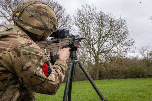 அச்சுறுத்தும் ட்ரோன்களை சுட்டு வீழத்த பிரித்தானிய இராணுவத்திற்கு சிறப்பு அனுமதி