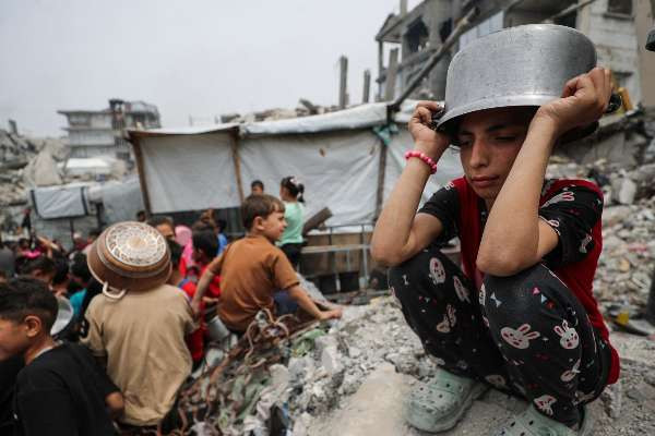 காசாவில் தொடரும் வான்வழித் தாக்குதல்கள் - பெண்கள், குழந்தைகள் உட்பட பலர் பலி