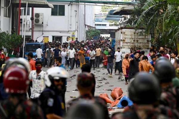 வங்கதேசத்தின் கொடூரம் - 7 வயது சிறுமி உயிருடன் எரித்துக் கொலை