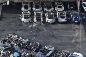 ஐரோப்பா முழுவதும் டெஸ்லா மீது எதிர்ப்பு….! ட்ரம்ப் மிரட்டல்