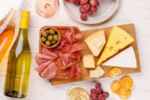 ஐரோப்பாவில் கால்நடைகளுக்கு ஏற்பட்ட கோமாரி நோய் -  பிரித்தானியாவின் சீஸ், இறைச்சி தடை....