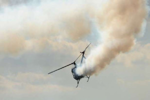 மலேசியாவில் 2 ஹெலிகாப்டர்கள் நடுவானில் மோதி கோர விபத்து