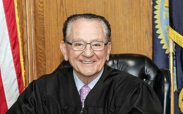 அமெரிக்காவின் பிரபல நீதிபதி ஃபிராங்க் கப்ரியோ காலமானார்