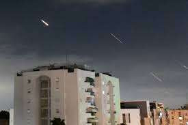 இஸ்ரேலின் மீது தாக்குதலை தொடங்கிய ஈரான்