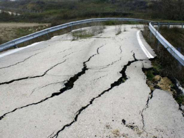  ஈரானில் சக்தி வாய்ந்த நிலநடுக்கம்