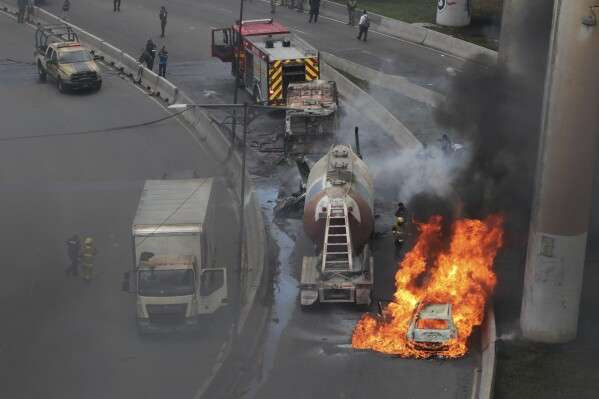 மெக்சிக்கோவில் எரிவாயு கொள்கலன் விபத்து - 8 பேர் பலி, 90 பேர் காயம்