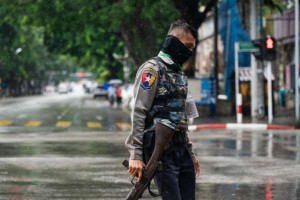 மியான்மாரில் அவசரகால நிலை நீக்கம்