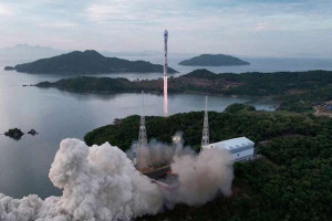  வெடித்து சிதறிய வடகொரியாவின் மேலுமொரு ஏவுகணை 