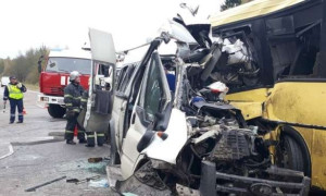 ரஷ்யா பேருந்து விபத்தில் பலர் உயிரிழப்பு