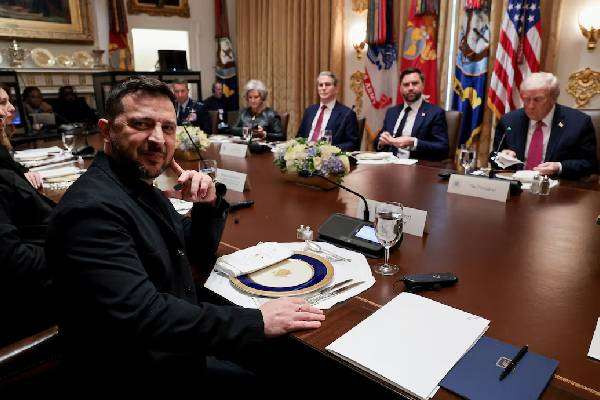 ரஷ்யாவின் நிபந்தனைகளை ஏற்க ஜெலென்ஸ்கியை மிரட்டும் ட்ரம்ப்