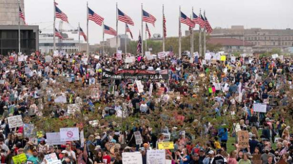 டொனால்ட் ட்ரம்ப்பிற்கு எதிராக அமெரிக்கவில் ஆர்ப்பாட்டங்கள்