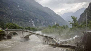 சுவிட்சர்லாந்தில் பெய்து வரும் கன மழை.... நால்வர் பலி