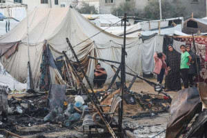   இஸ்ரேல் நடத்திய தாக்குதல் - கூடாரத்தோடு எரிந்து பலியான பாலஸ்தீன மக்கள்