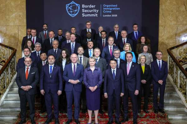 புலம்பெயர்தல் தொடர்பில் பிரித்தானிய பிரதமர் தகவல்