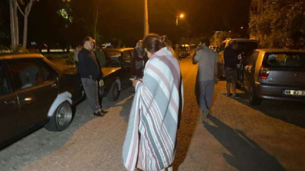  துருக்கியை உலுக்கிய 5.8 ரிக்டர் அளவிலான நிலநடுக்கம்..!