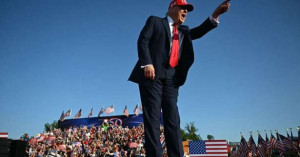 அமெரிக்காவில் ட்ரம்பிற்கு எதிராக வலுக்கும் போராட்டம்!