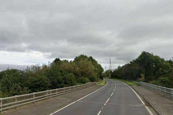 பிரித்தானியாவில் சாலை  கார் மோதியதில் சிறுவன் பலி!