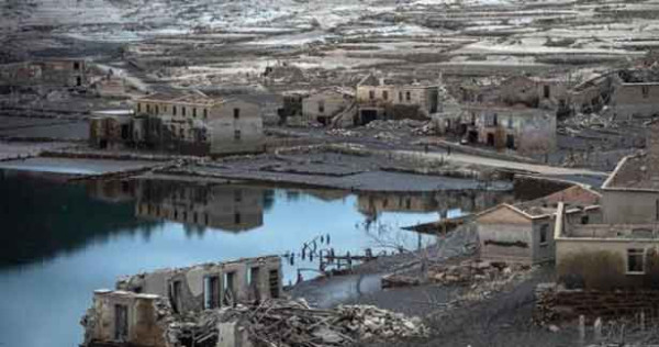 ஸ்பெயினில் 30 ஆண்டுகளுக்கு முன் நீரில் மூழ்கிய 5 கிராமங்கள் கண்டுபிடிப்பு!