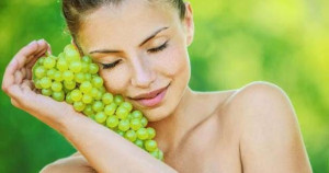 சருமத்திற்கு அழகு தரும் பச்சை திராட்சை