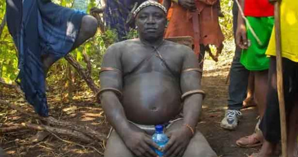 ரத்தம் குடித்து தொப்பை வளர்க்கும் அபூர்வ மக்கள்