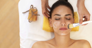 இளமையாக மாற்றும்  பேஸ் மாஸ்குகள்